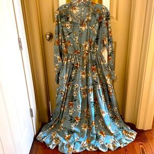 Green Floral Maxi Dress with Ruffle Details, sz XL